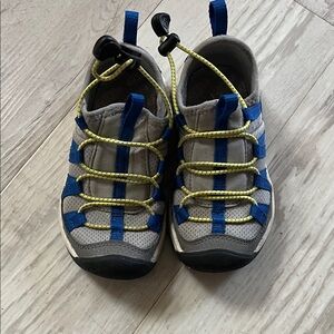 Knee Kids Gray and Blue Shoes